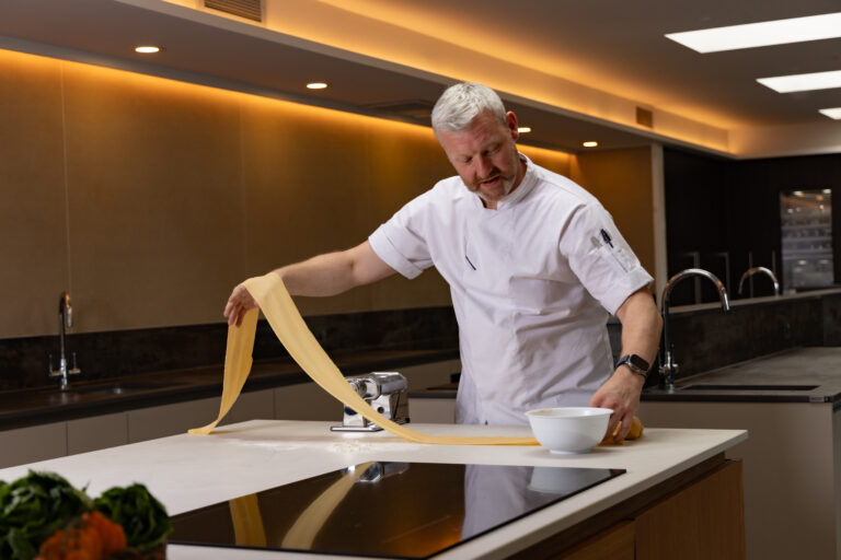 COOKERY SCHOOL TWS JUN LR-13
