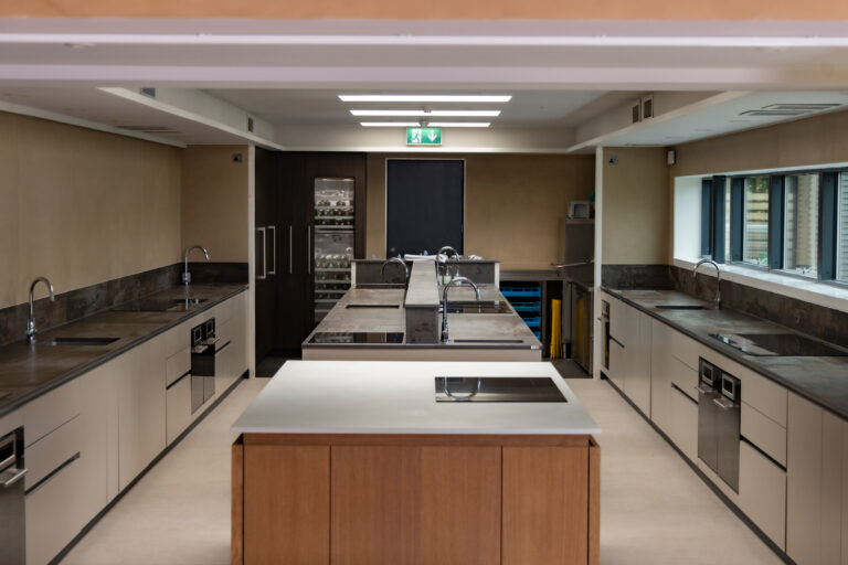 COOKERY SCHOOL TWS JUN LR-3